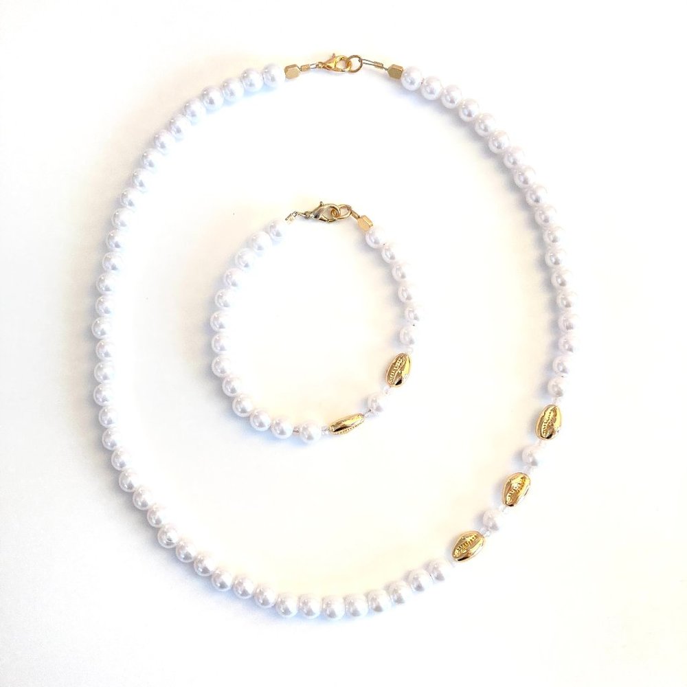 Pearl Necklace + Bracelet Gold Cowries Sea Shell